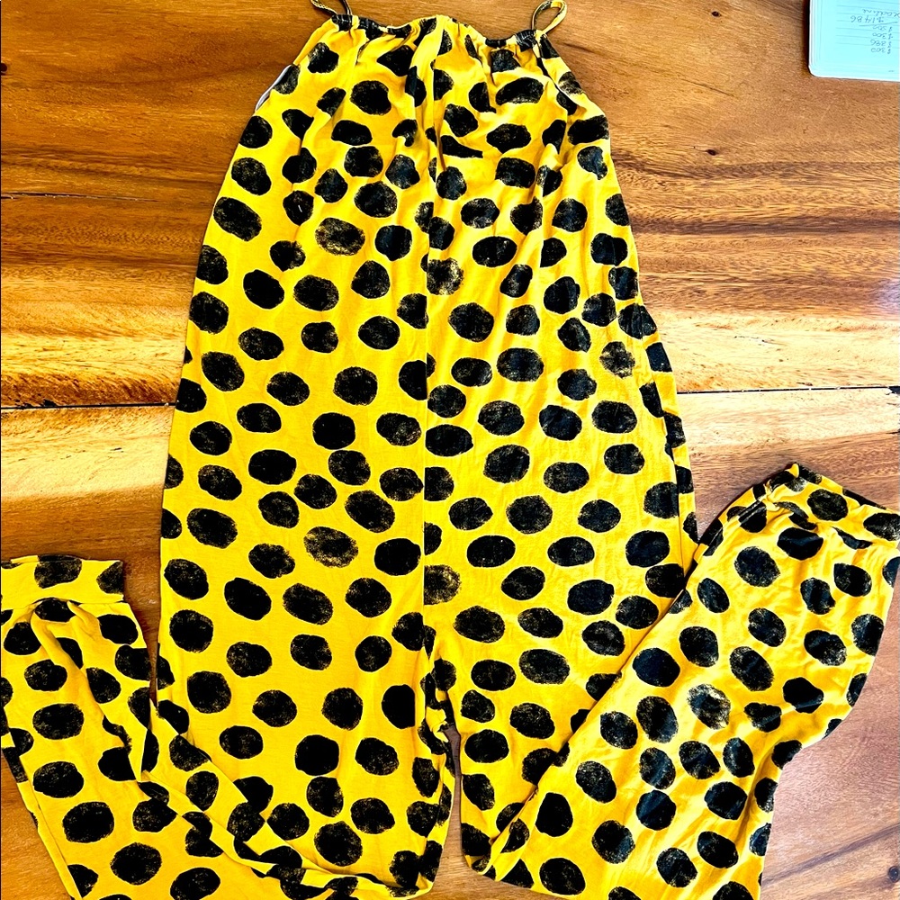 Super cute jumpsuit in cotton for girls.